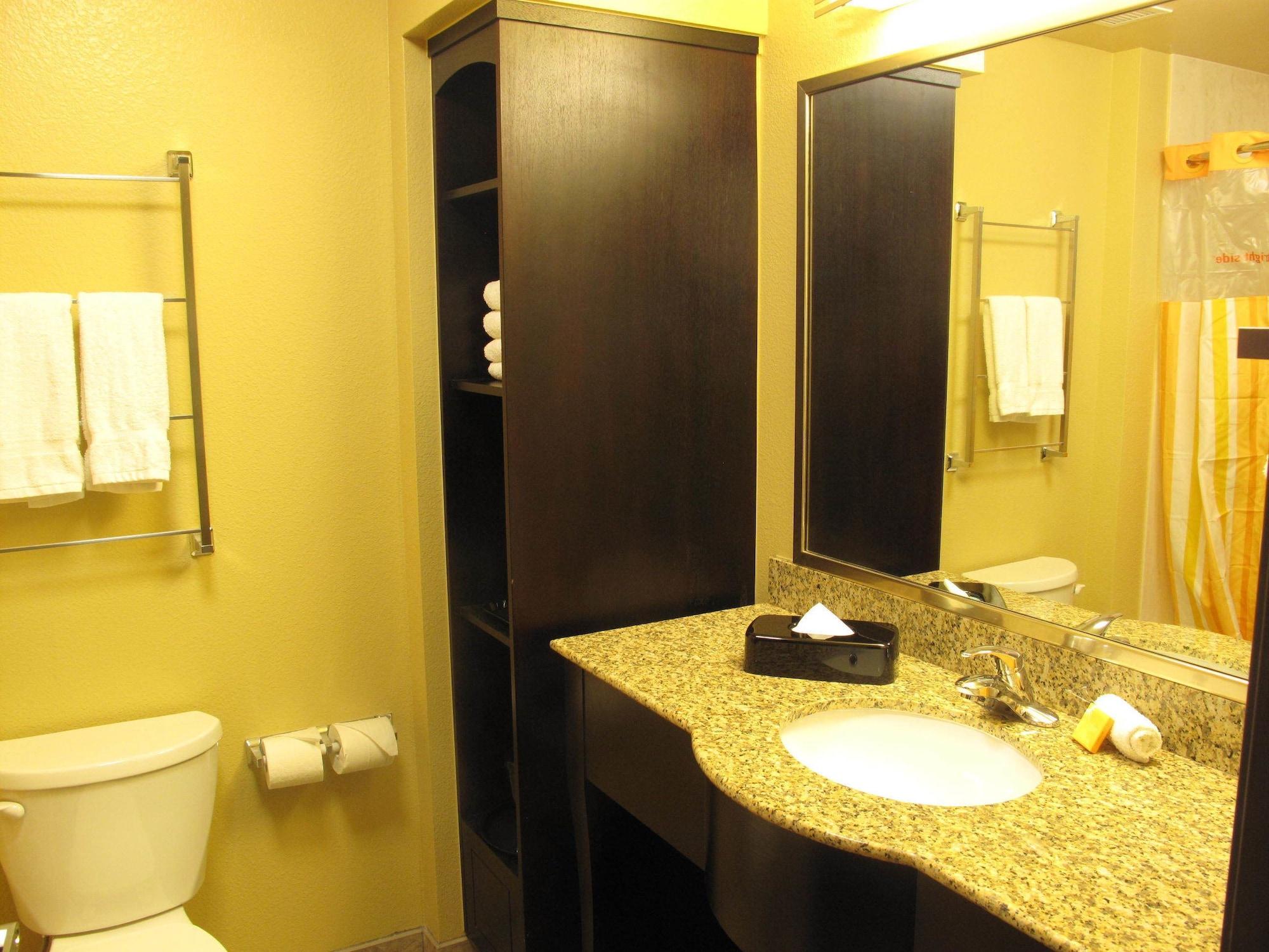 Holiday Inn Express And Suites Denver East Peoria Street, An Ihg Hotel Bagian luar foto