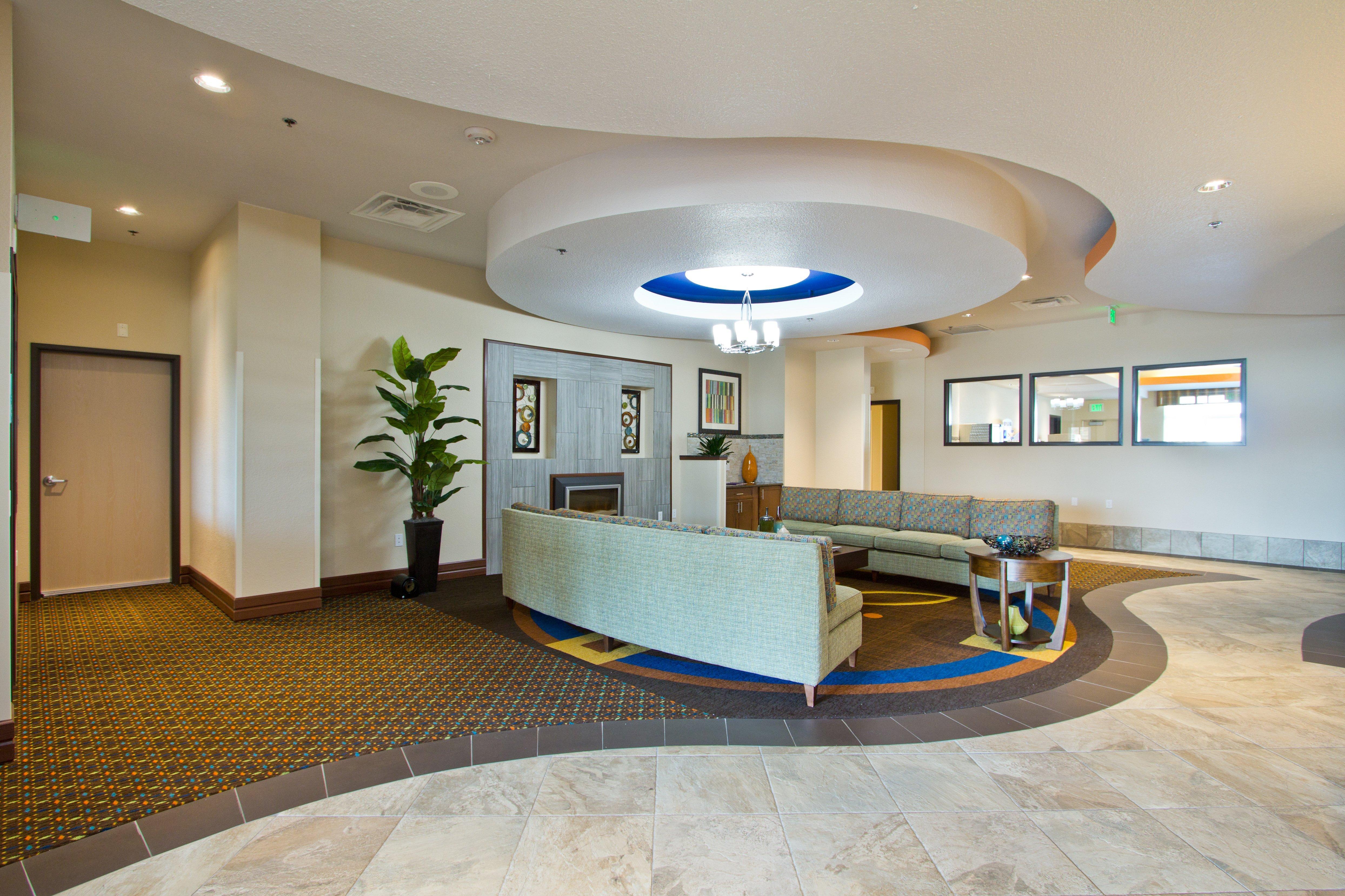 Holiday Inn Express And Suites Denver East Peoria Street By Ihg Bagian luar foto